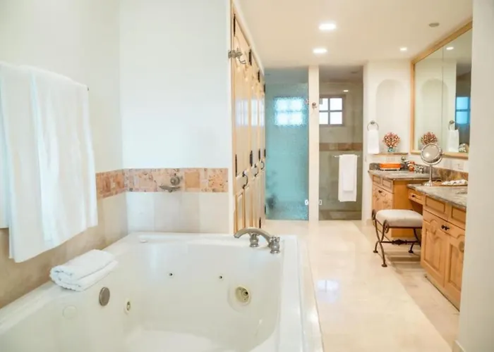 Beachfront, Premium Ocean View, 5 Star, Vle 1604 Сasa de vacaciones